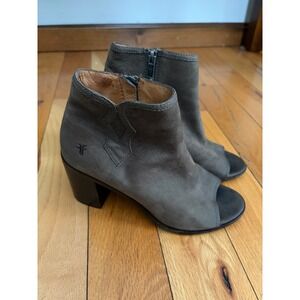 Frye Danica peep-toe ankle booties in grey nubuck leather size 7
